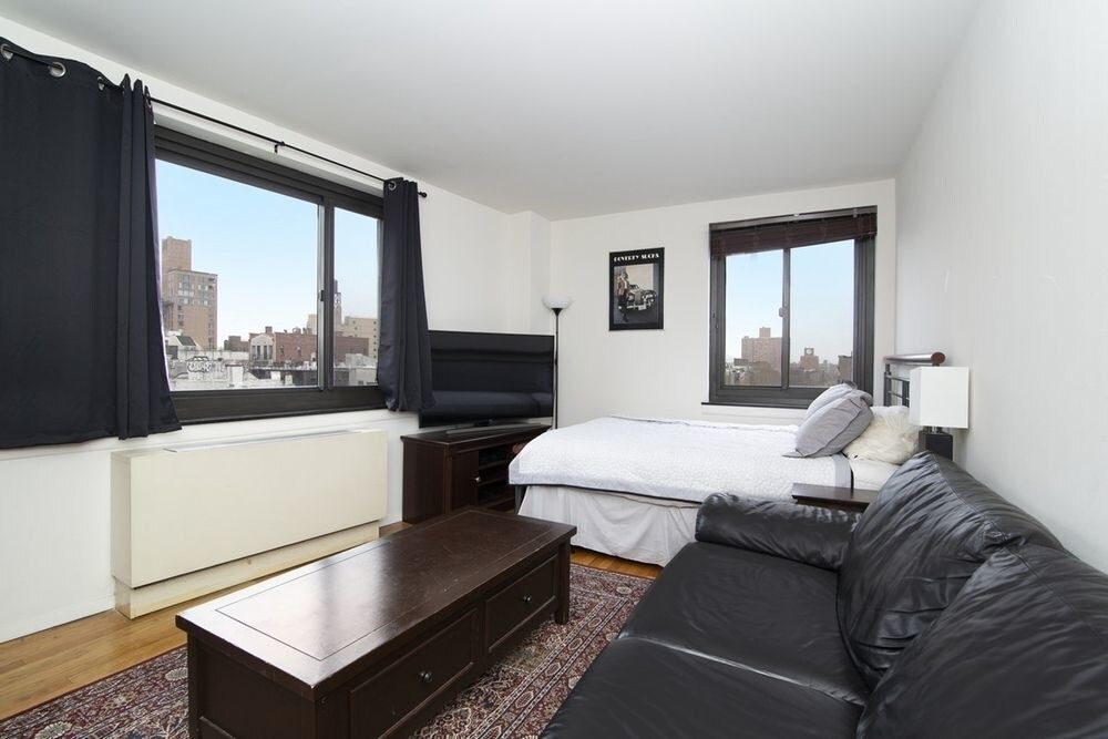 Primary Photo - 284 Mott St