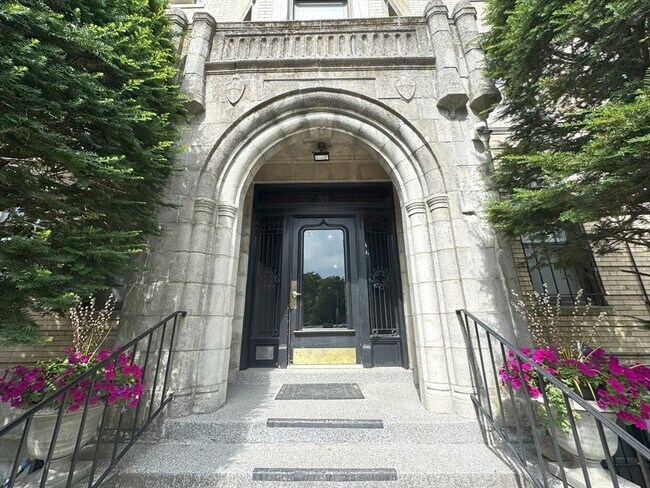 Foto del edificio - 51 Park Dr