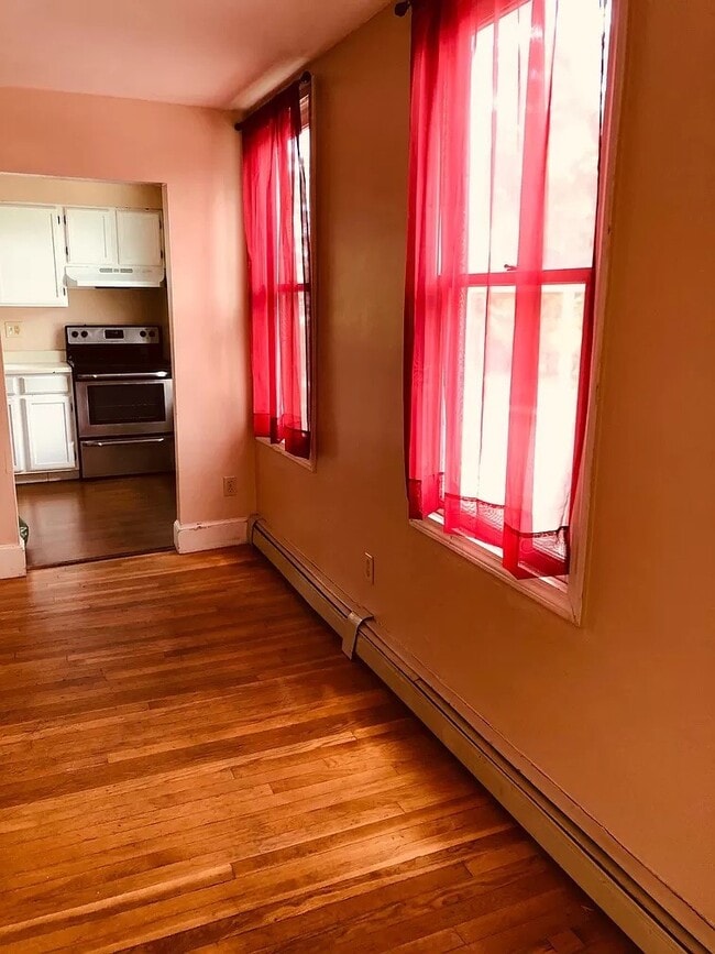 Building Photo - 33-35 Silver St