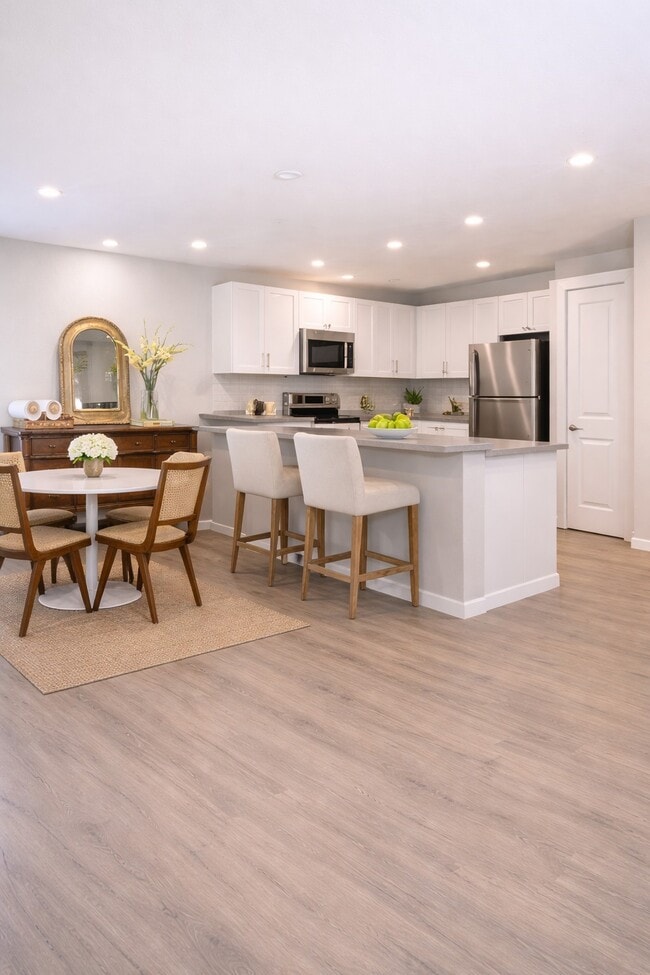 Foto del edificio - 645 E 11th 1/2 St