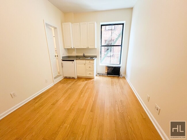 Building Photo - WEST 72 STREET