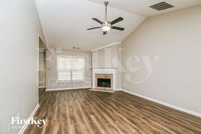 Foto del edificio - 96 Maple Leaf Ct