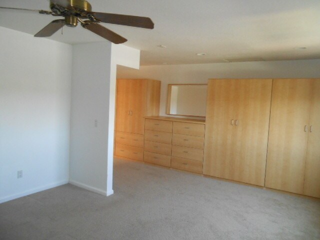 Building Photo - 327 Dahlia Pl