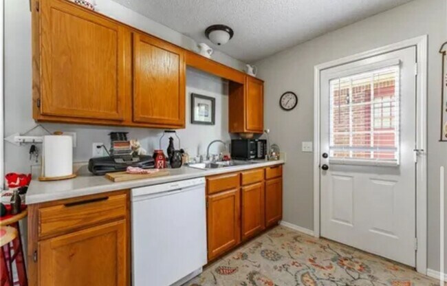 Building Photo - 3304 SW Landau Ct