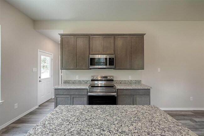 Foto del edificio - 15719 Cottonwood Dr