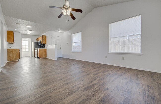 Foto del edificio - 8118 West Gate Blvd