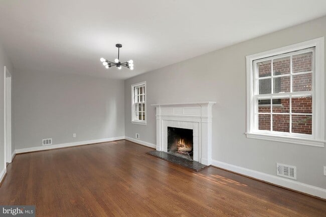 Building Photo - 4513 Butterworth Pl NW