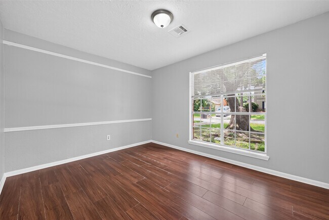 Foto del edificio - 5703 Green Timbers Dr