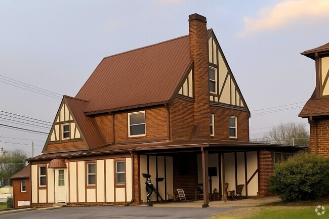 Building Photo - 215 Broad St