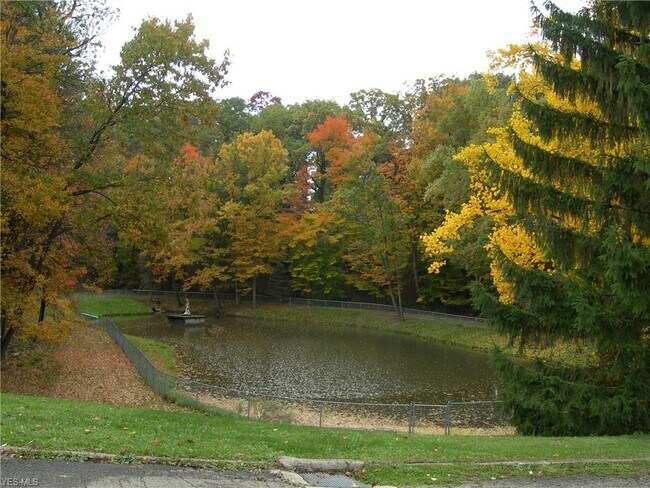 Foto del edificio - 1160 Broadway Ave