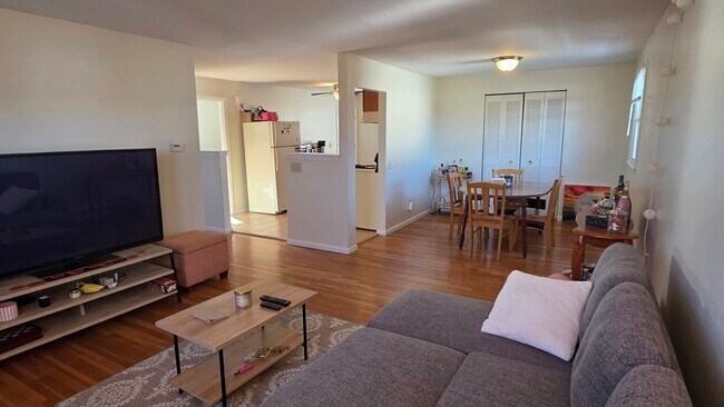 Foto del edificio - 55 Wedgewood Rd