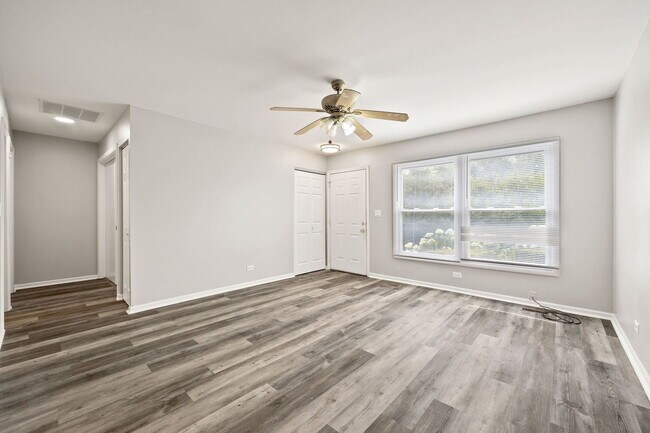Foto del edificio - 7523 Bristol Ln