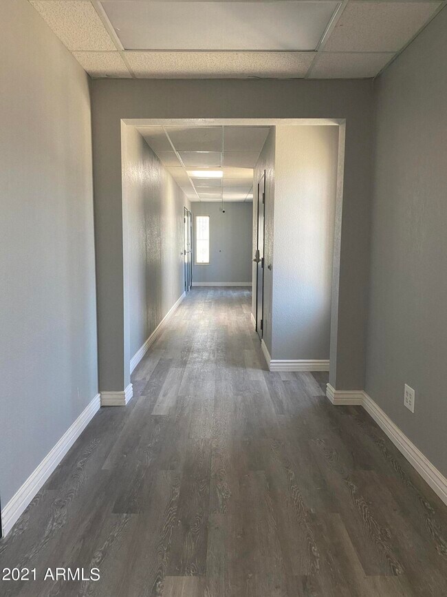 Foto del edificio - 718 E Hatcher Rd