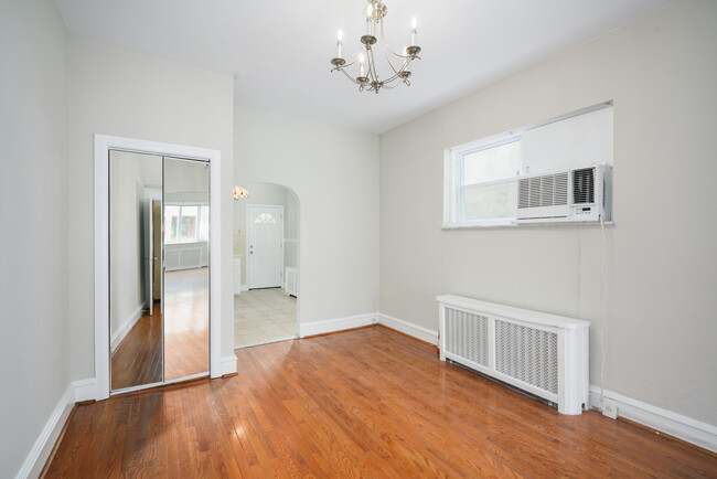 Building Photo - 1208 Wolf St
