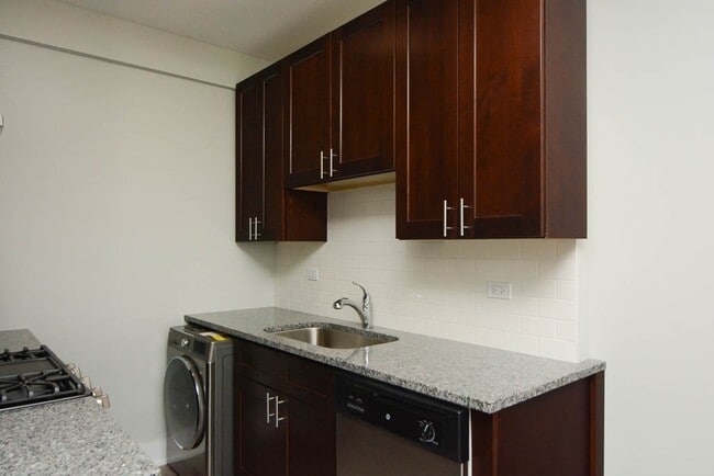 Foto del edificio - 725 St Johns Ave