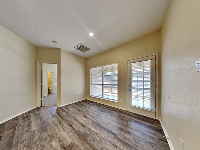Building Photo - 723 Catalina Dr