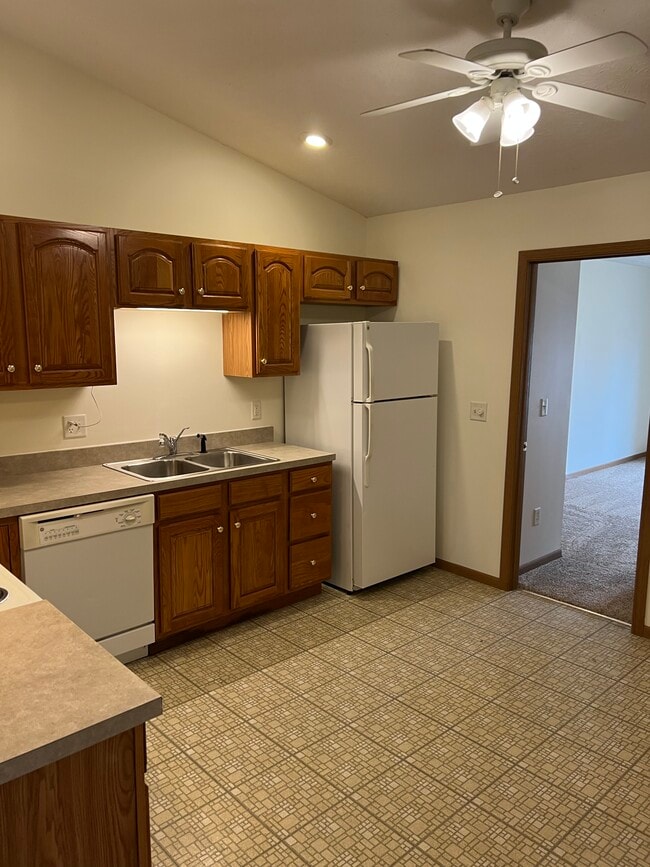 Building Photo - 1280 Sequoia Ct