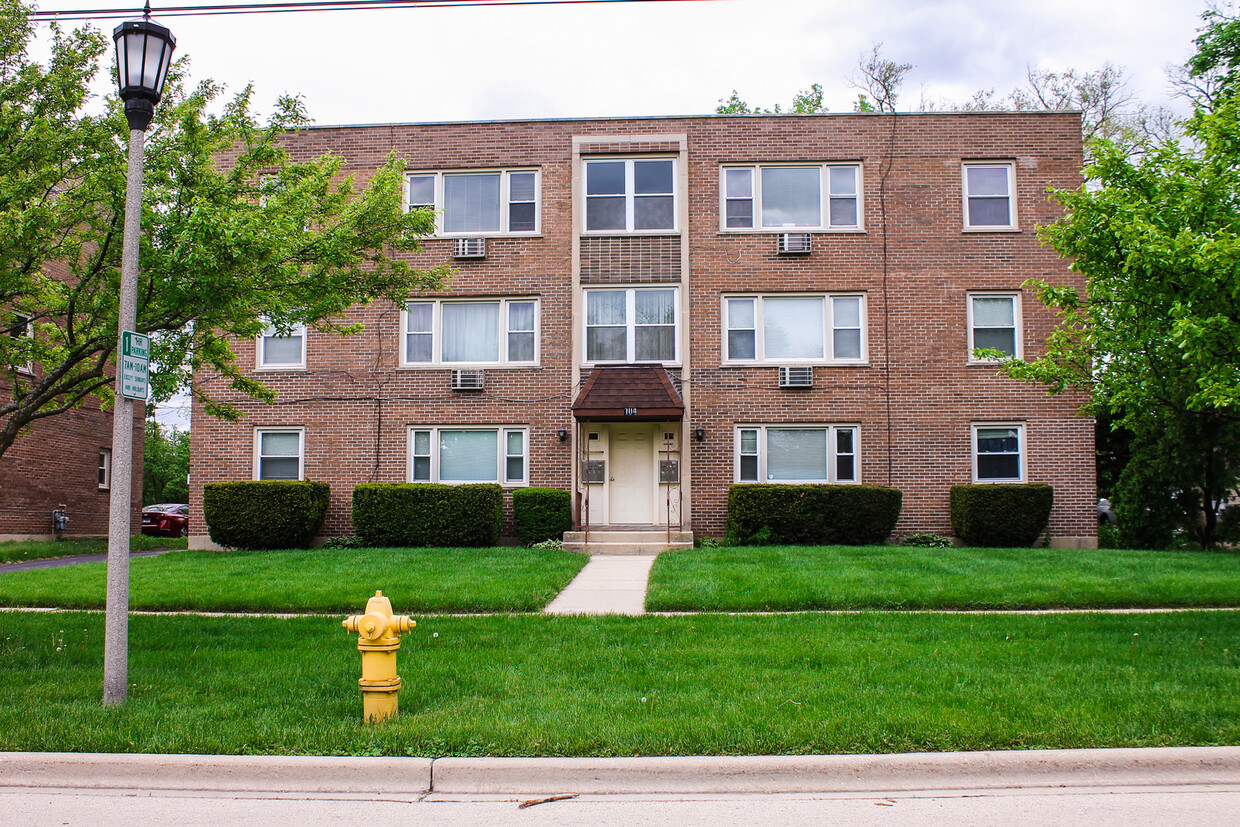 Foto principal - 104 W Willow St