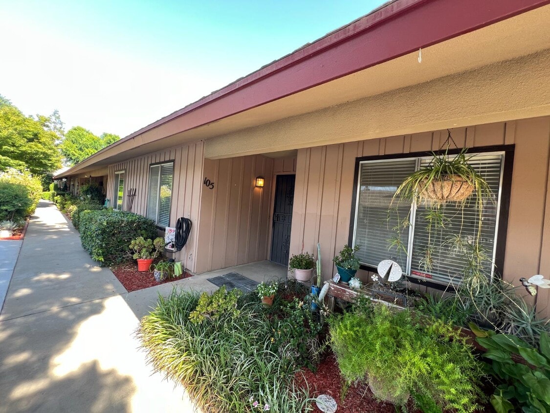 Primary Photo - 5090 N College Ave