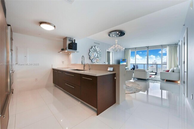 Foto del edificio - 495 Brickell Ave