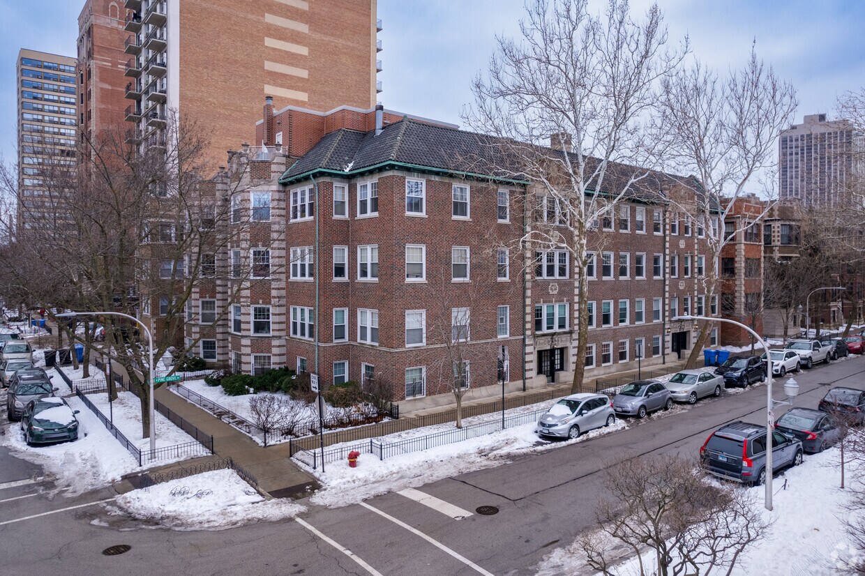 Primary Photo - 451-457 W Oakdale Ave