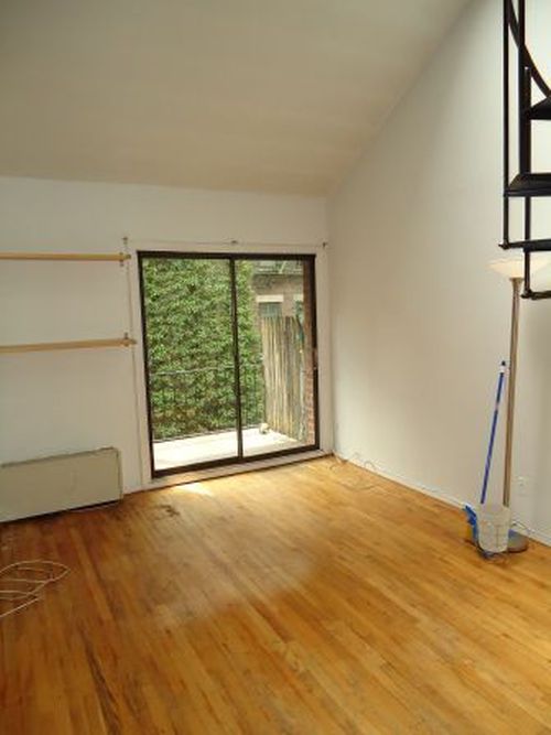 Foto del edificio - 328 W 11th St