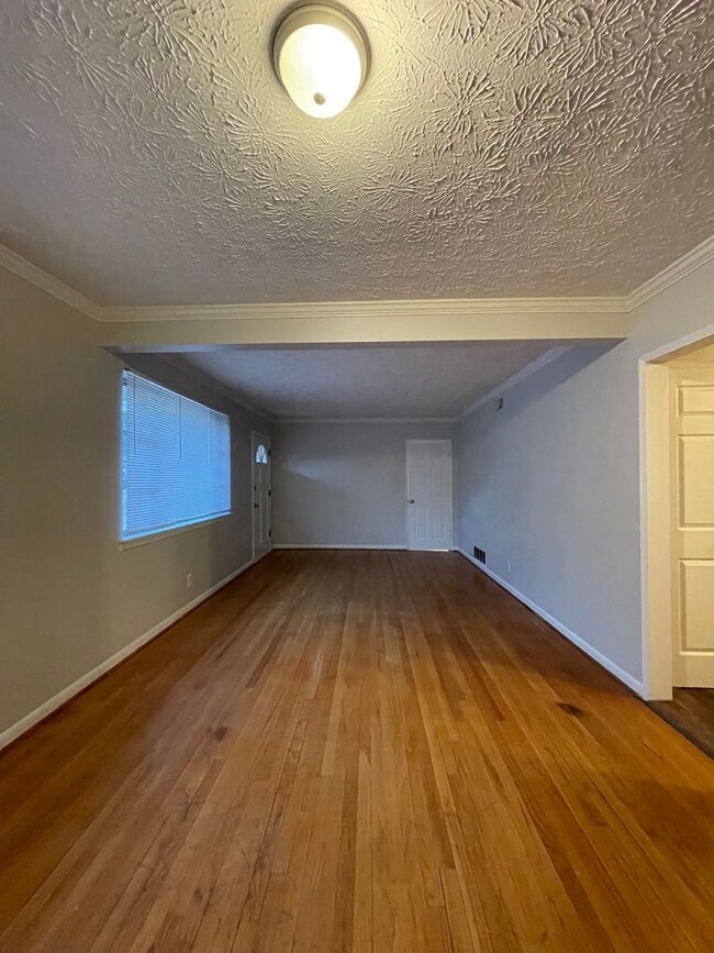 Building Photo - 3551 Cottonwood Dr