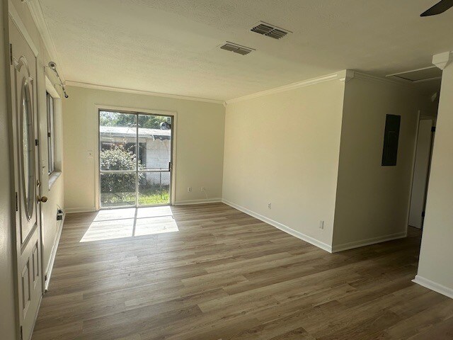 Building Photo - Charming Updated 3 Bedroom Home For Rent