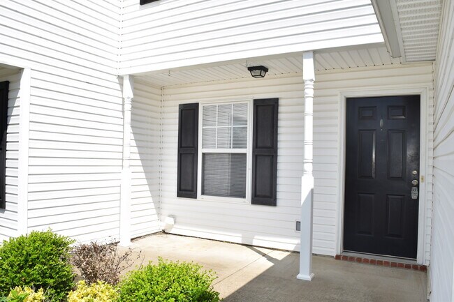 Foto del edificio - Wonderful 3 Bedroom 2 1/2 Bath Townhouse Now Available!