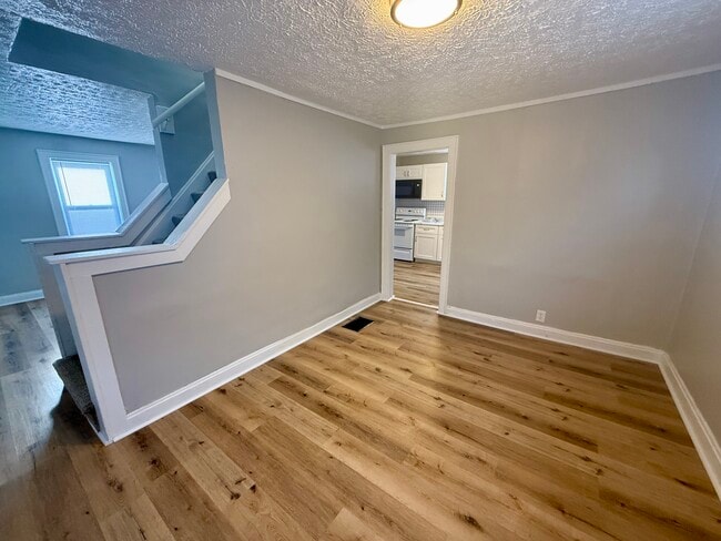 Building Photo - 745 S Wayne Ave