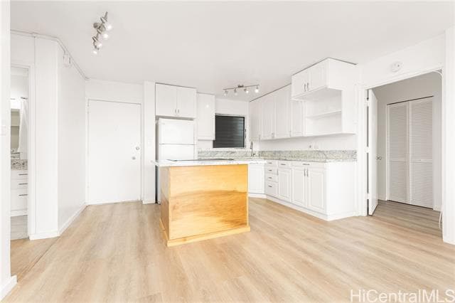 Building Photo - 98-719-719 Iho Pl