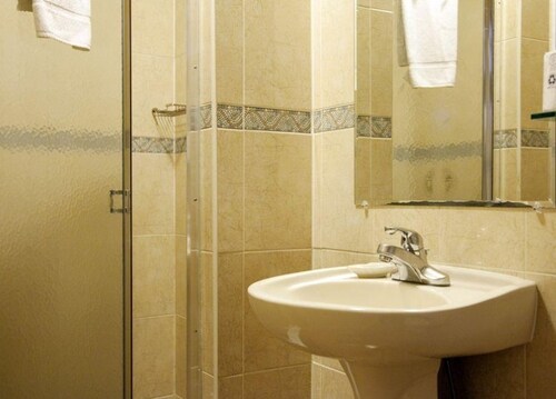 Foto del edificio - 229 E 14th St