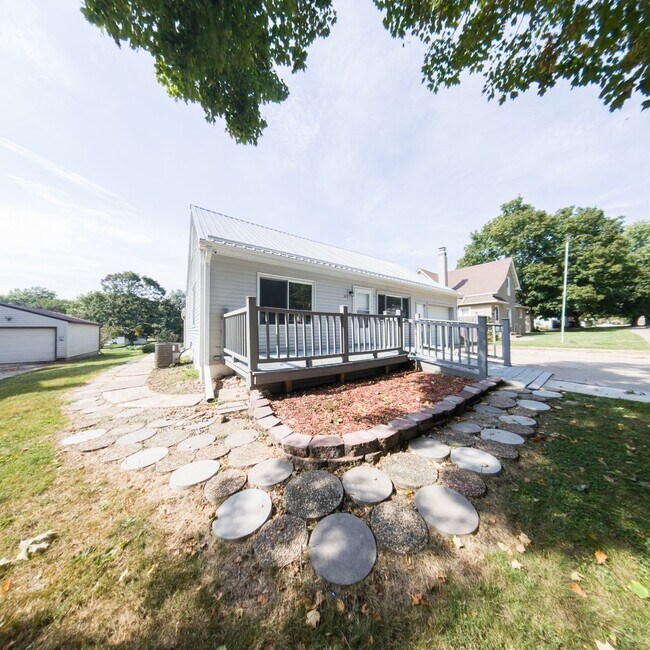 Foto del edificio - 3 Bedroom 2 Bath Home Conrad Iowa