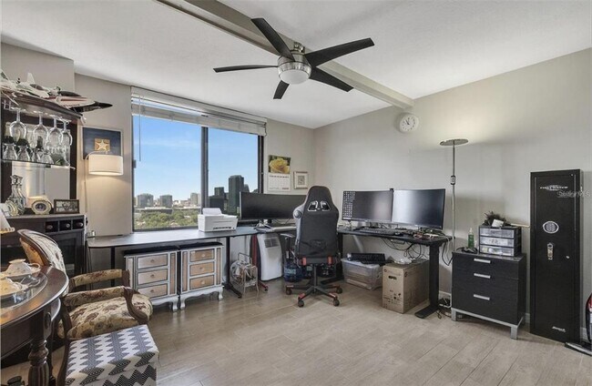 Foto del edificio - 400 E Colonial Dr