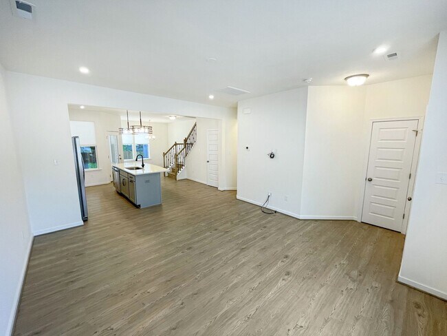 Building Photo - HALF-OFF APPLICATION FEES! Stunning 3 Bedr...
