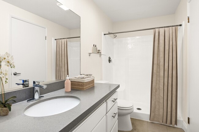 Building Photo - Cahuenga Heights