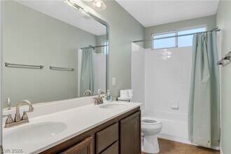 Building Photo - 3069 Regal Cove St