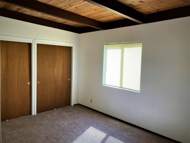 Foto del edificio - 506 Herrick Ave