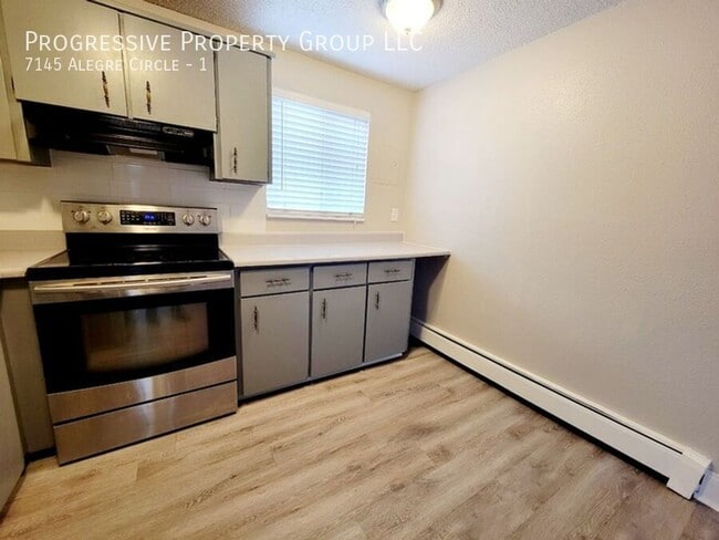 Foto del edificio - 7145 Alegre Cir