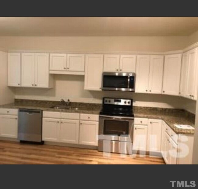 Building Photo - 136 Sunnyview Ln