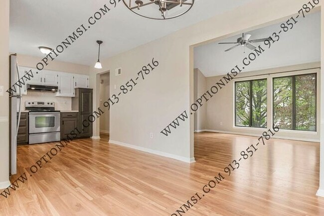 Foto del edificio - Modern Beauty in River Oaks/Grandview