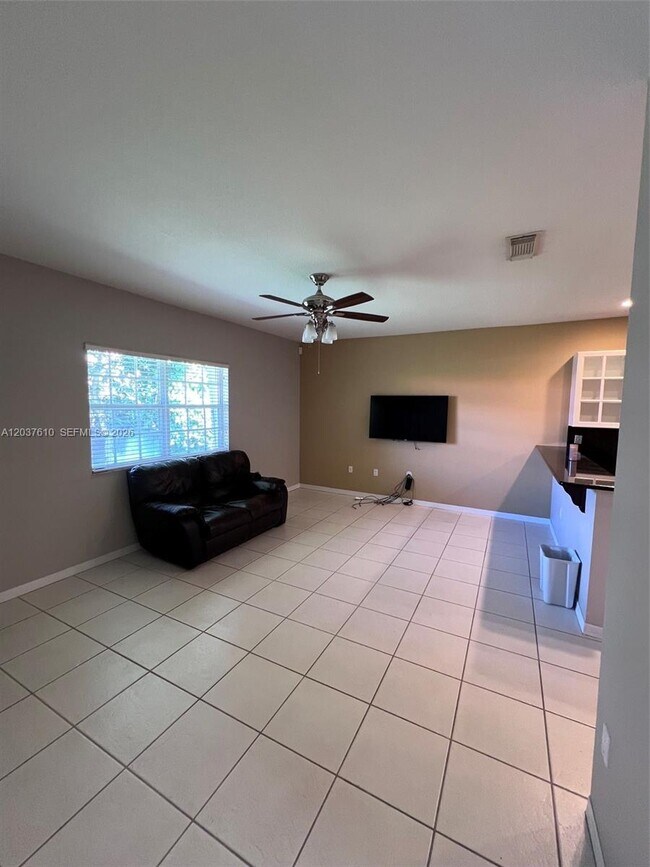 Foto del edificio - 10155 SW 159th Ct