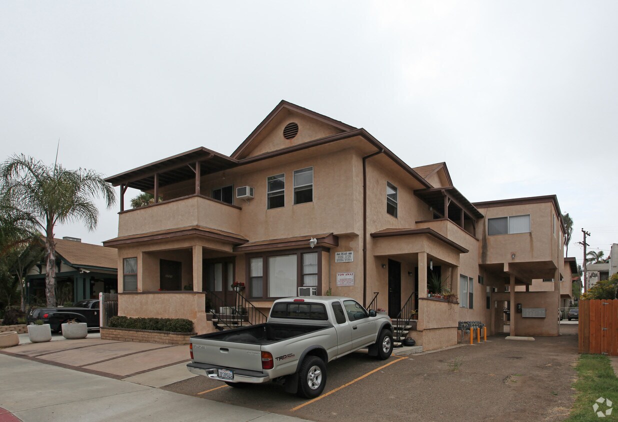 Foto principal - 3723-3725 1st Ave