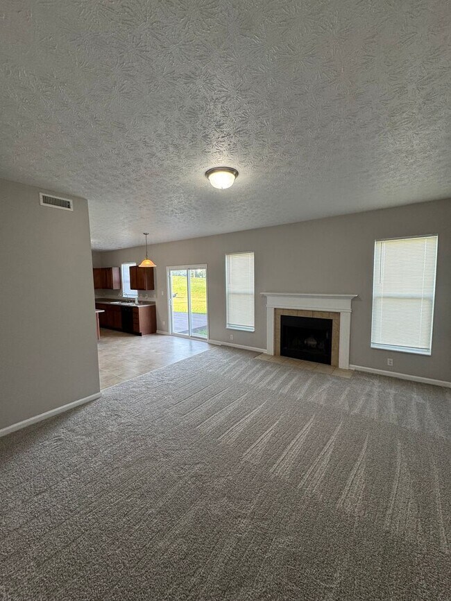 Foto del edificio - Franklin Twp - 4 BR h ome