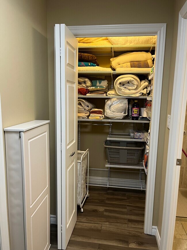 Photo du bâtiment - 1100 Jalna Blvd