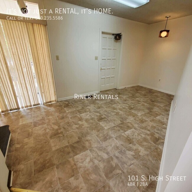 Photo - 101 S High St House