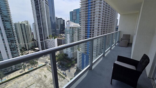 Foto del edificio - 1155 Brickell Bay Dr