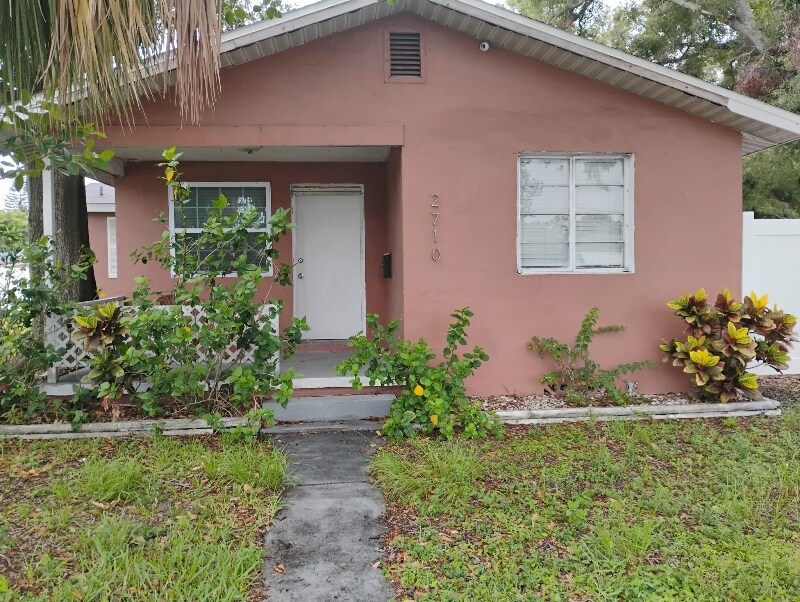 Foto principal - 2710 38th Ave N