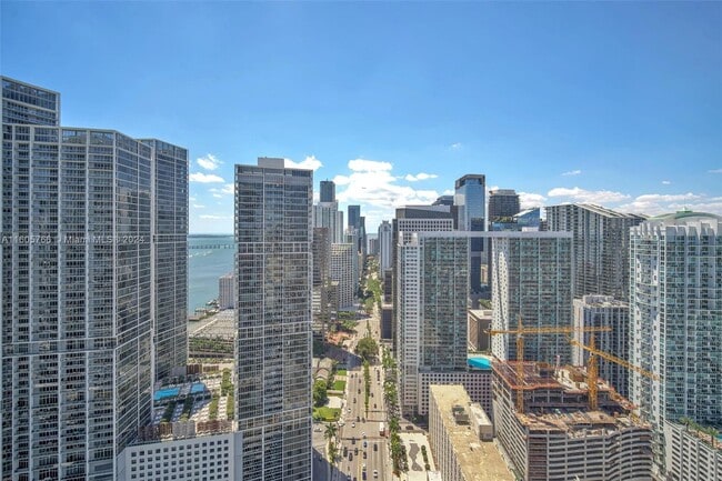 Building Photo - 200 Biscayne Blvd Way