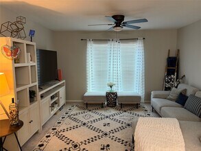Building Photo - 14555 Wunderlich Dr